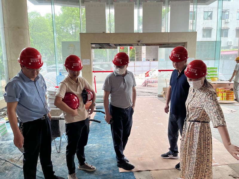 湖南糧油集團黨委書記、董事長葉蓁帶隊赴糧油辦公大樓開展維修改造工程安全生產(chǎn)督導(dǎo)檢查
